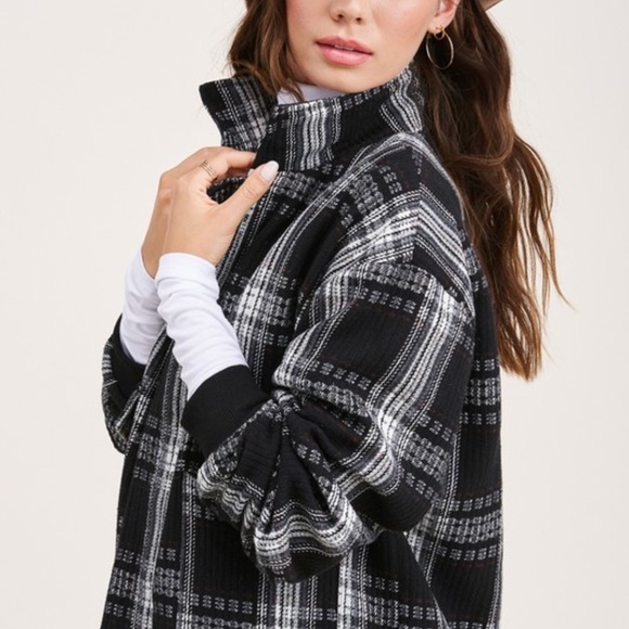 NWT Black and White Plaid Bomber Jacket - Picture 6 of 7